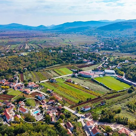 Gloria: Stylish 5-bedroom Retreat With Private Pool And Stunning Valley Views Villa Zmijavci
