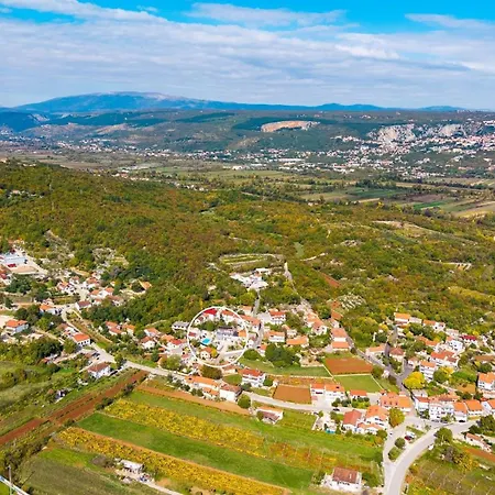 Gloria: Stylish 5-bedroom Retreat With Private Pool And Stunning Valley Views Villa Zmijavci