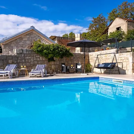 Gloria: Stylish 5-bedroom Retreat With Private Pool And Stunning Valley Views Villa Zmijavci