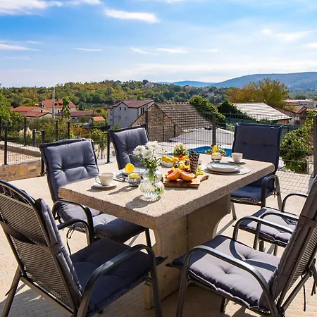 Villa Gloria: Stylish 5-bedroom Retreat With Private Pool And Stunning Valley Views