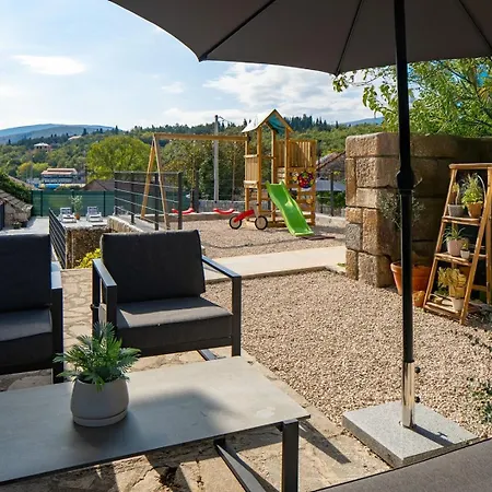 Gloria: Stylish 5-bedroom Retreat With Private Pool And Stunning Valley Views Villa