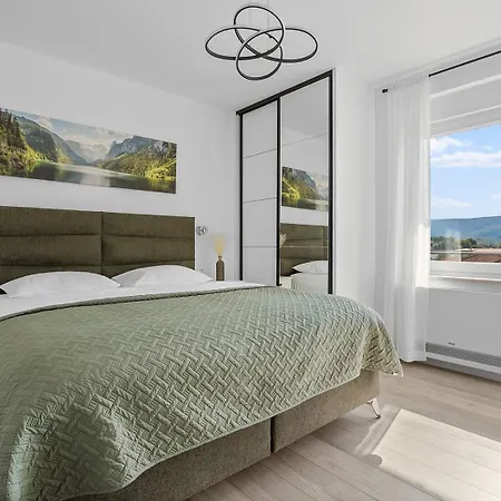 Gloria: Stylish 5-bedroom Retreat With Private Pool And Stunning Valley Views * Zmijavci