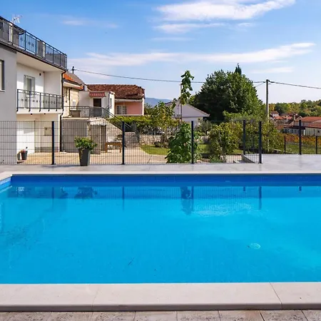 Gloria: Stylish 5-bedroom Retreat With Private Pool And Stunning Valley Views Villa *
